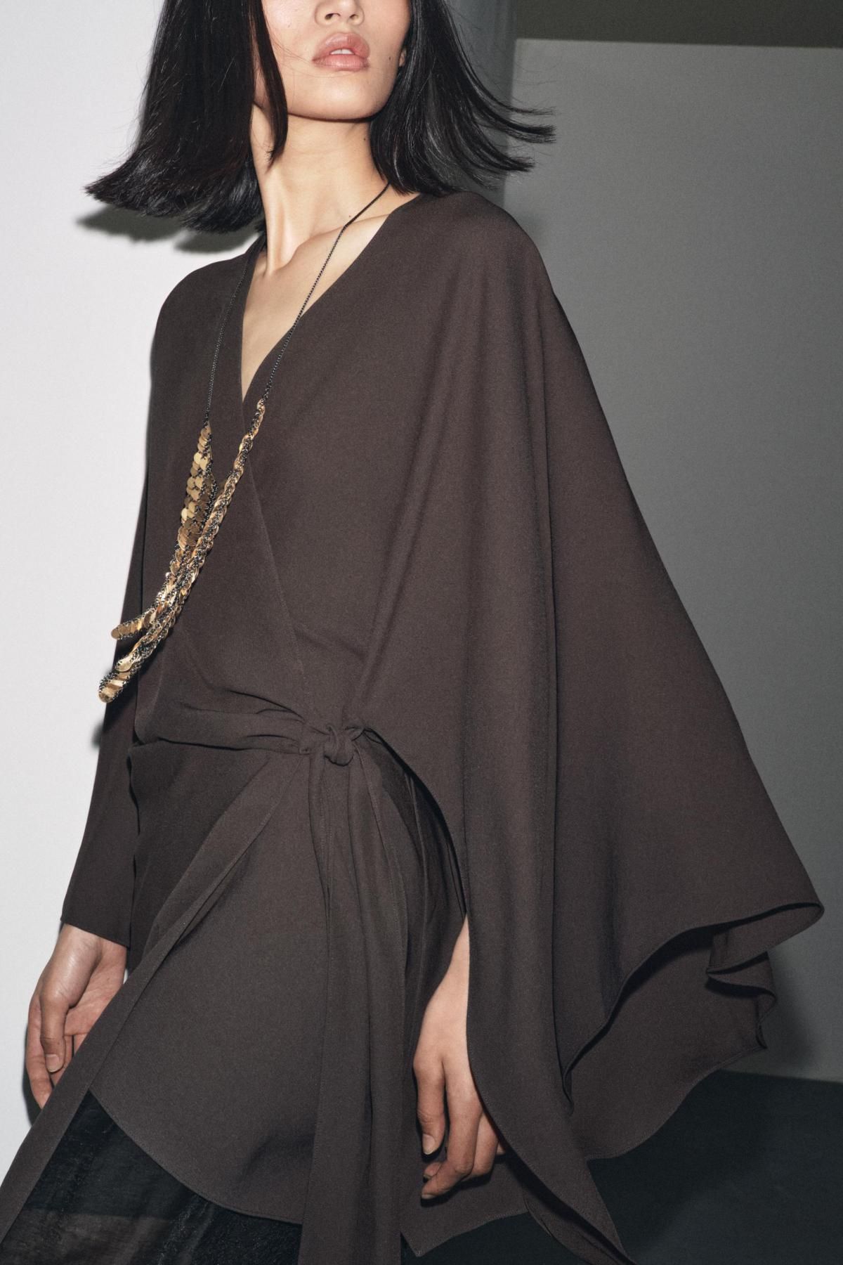 자라 모던 언밸런스 랩 블라우스 8657/201 DARK BROWN - 상세 이미지 4