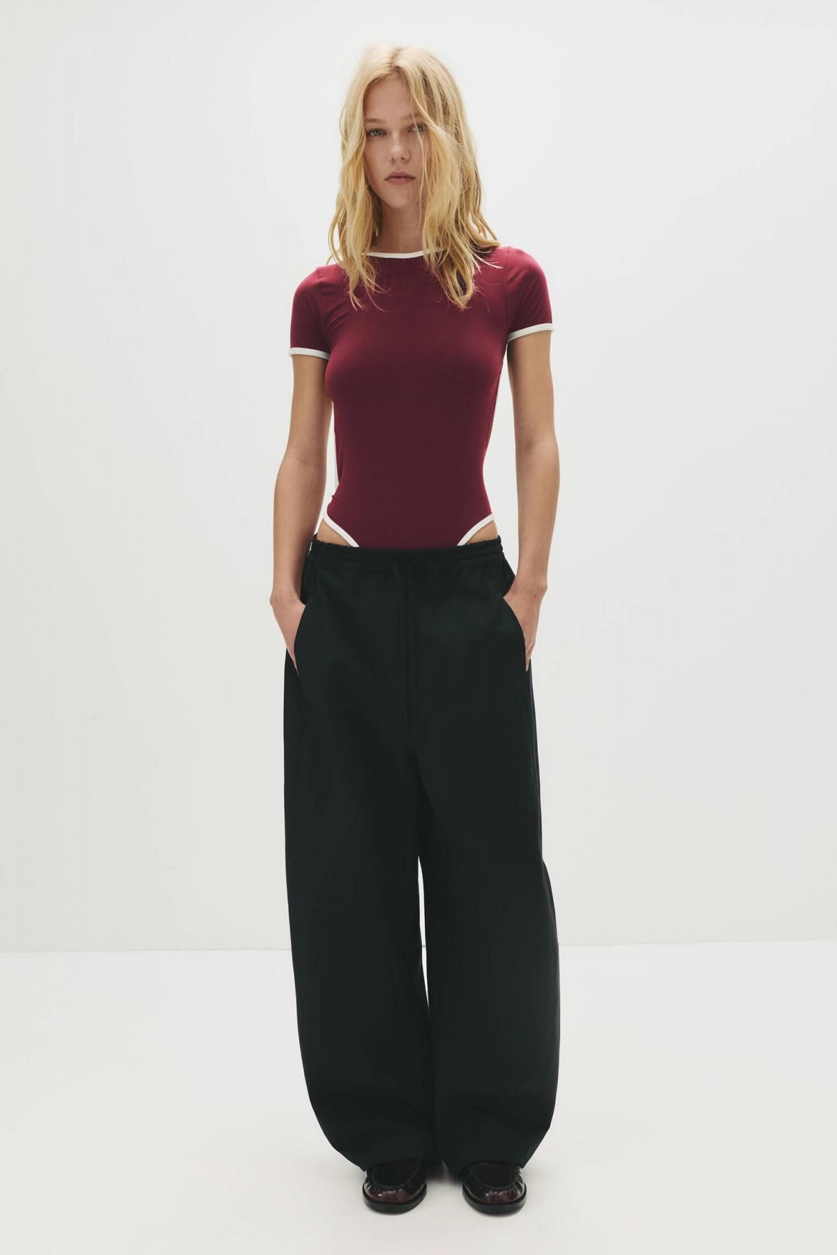 풀앤베어 트렌디 배색 컷아웃 백 반팔 바디수트 7151/389 BURGUNDY - 상세 이미지 5