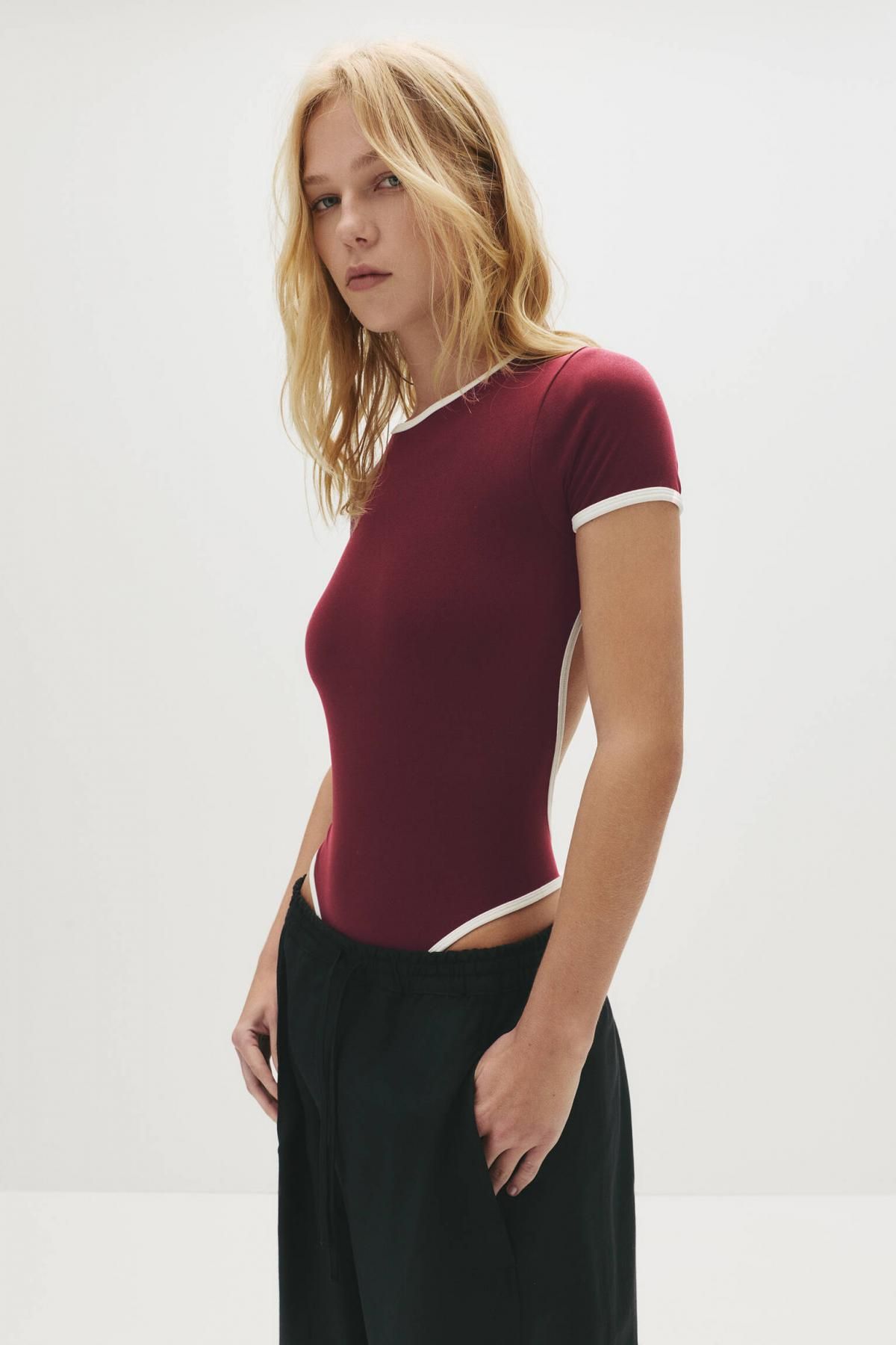 풀앤베어 트렌디 배색 컷아웃 백 반팔 바디수트 7151/389 BURGUNDY - 상세 이미지 2