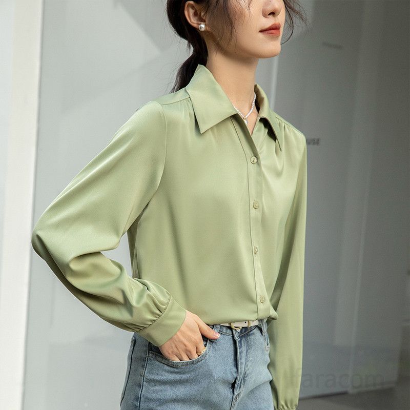 새틴 루즈핏 여성 여름 긴팔 블라우스 아보카도 컬러 시원한 착용감 데일리 라운드넥 스타일링 여성스러운 디자인 프로페셔널 셔츠 - 상세 이미지 4
