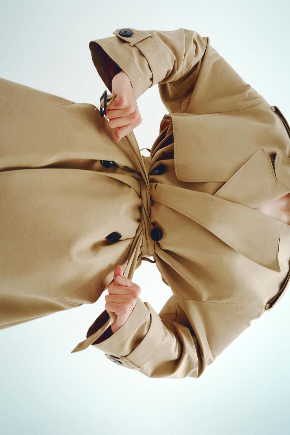 자라 클래식 더블브레스트 벨트 롱 트렌치코트 2358/474 LIGHT CAMEL - 상세 이미지 4