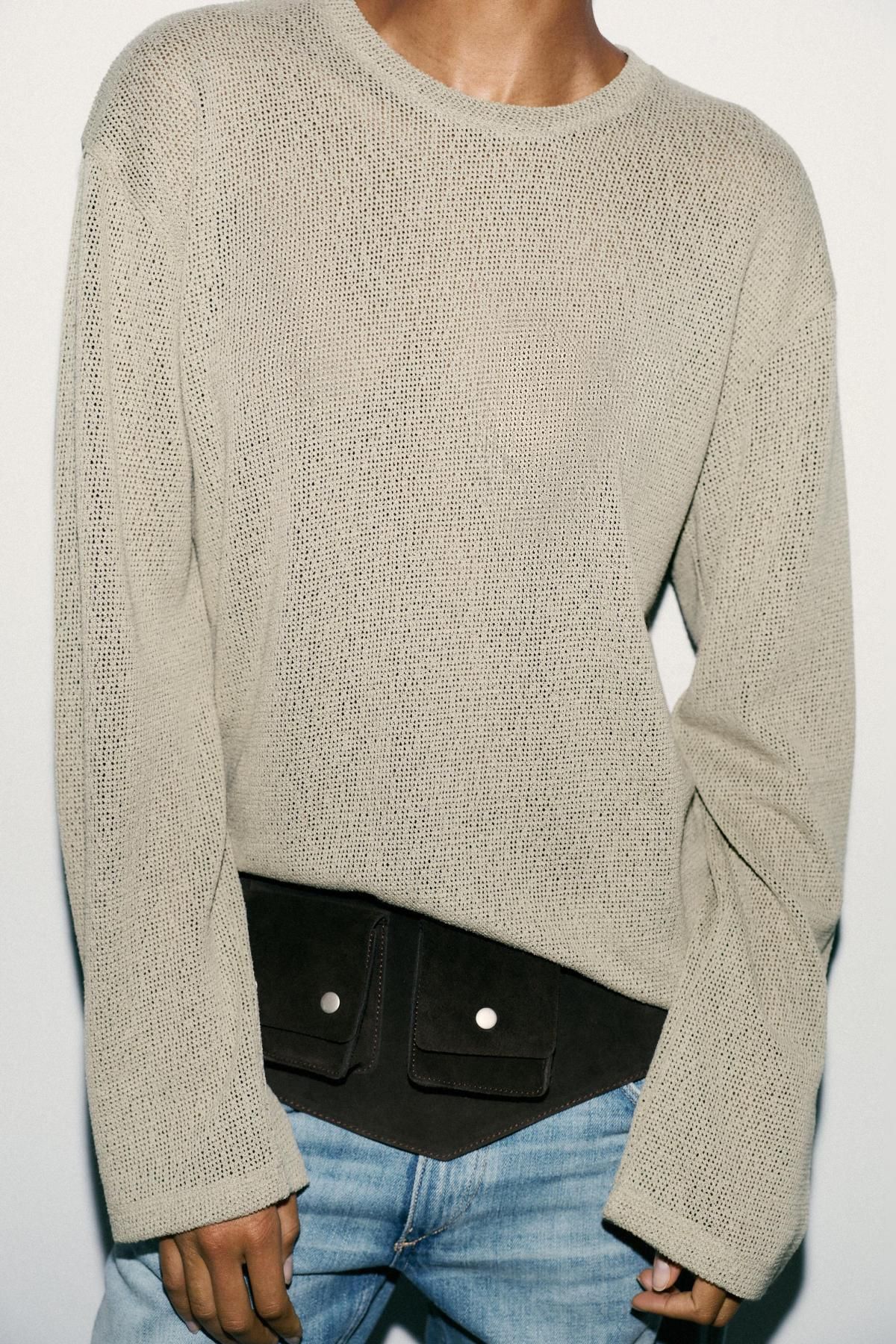 자라 트렌디 컷아웃 라운드넥 니트 탑 0347/805 LIGHT KHAKI - 상세 이미지 4