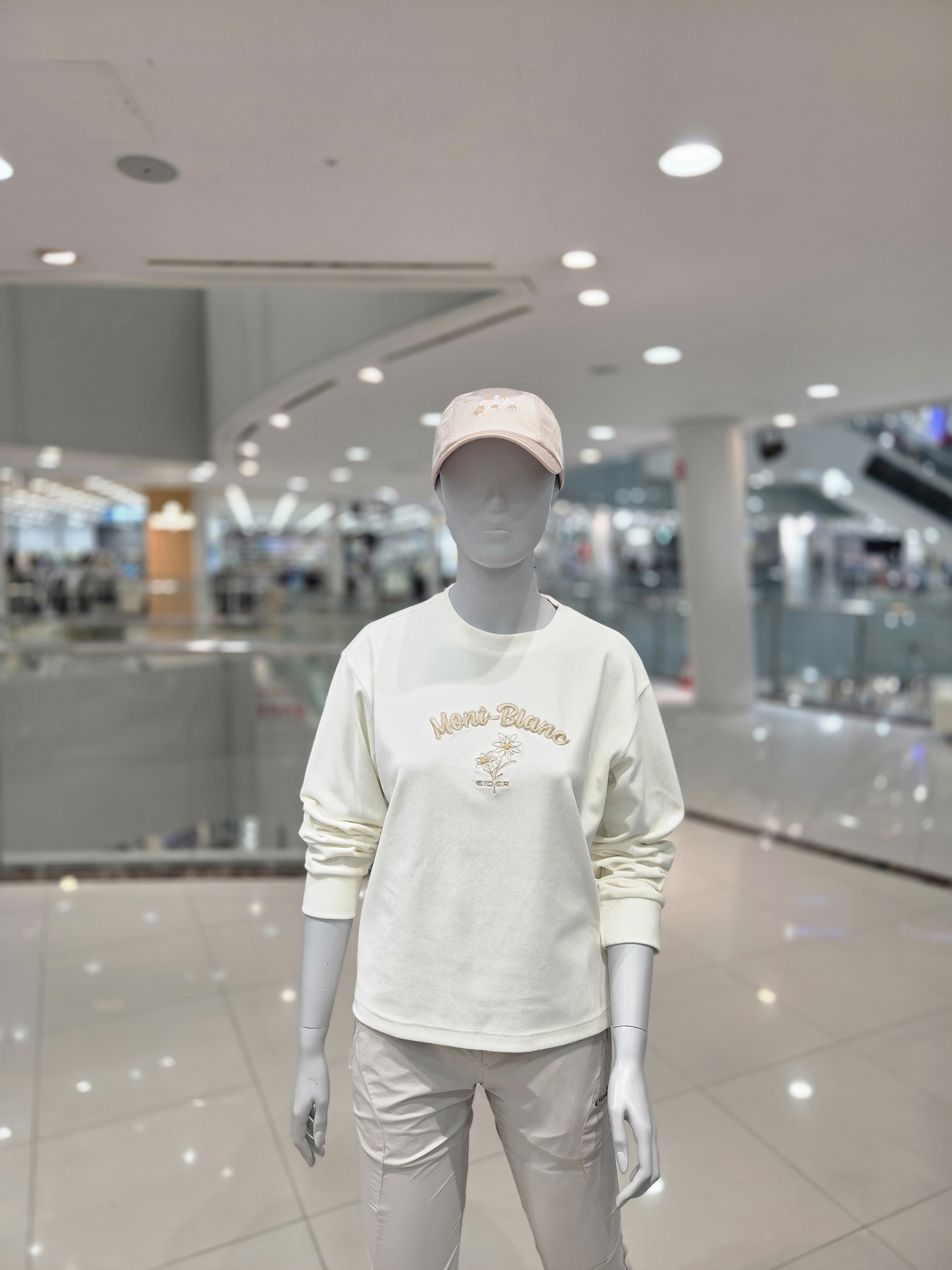 아이더 여성 기능성 등산티 긴팔 티셔츠 팬시 WU24257 - 상품 이미지