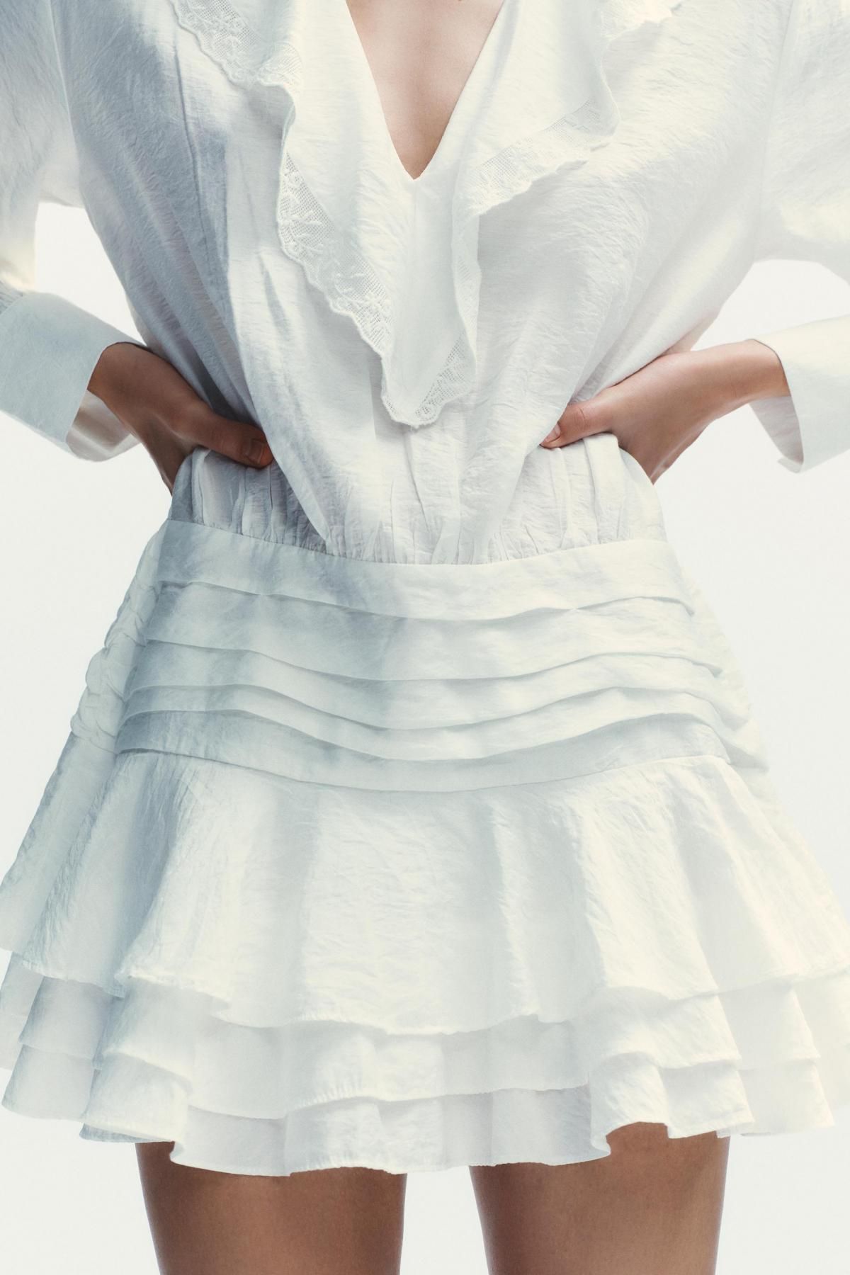 자라 러플 플리츠 자수 미니 브이넥 원피스 0881/392 WHITE - 상세 이미지 4