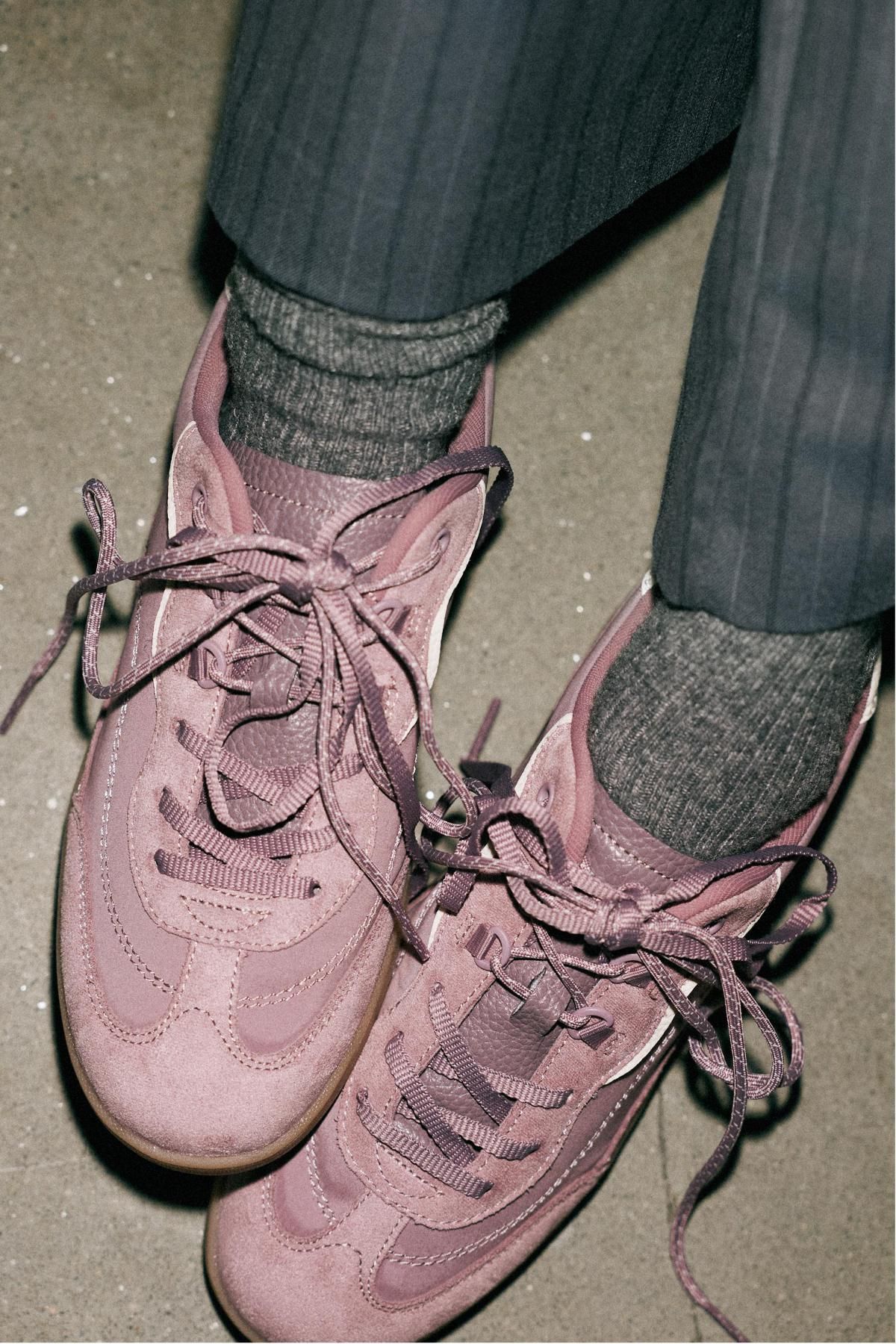 자라 배색 테크니컬 로우탑 스니커즈 5407/610 MAUVE PURPLE - 상세 이미지 4