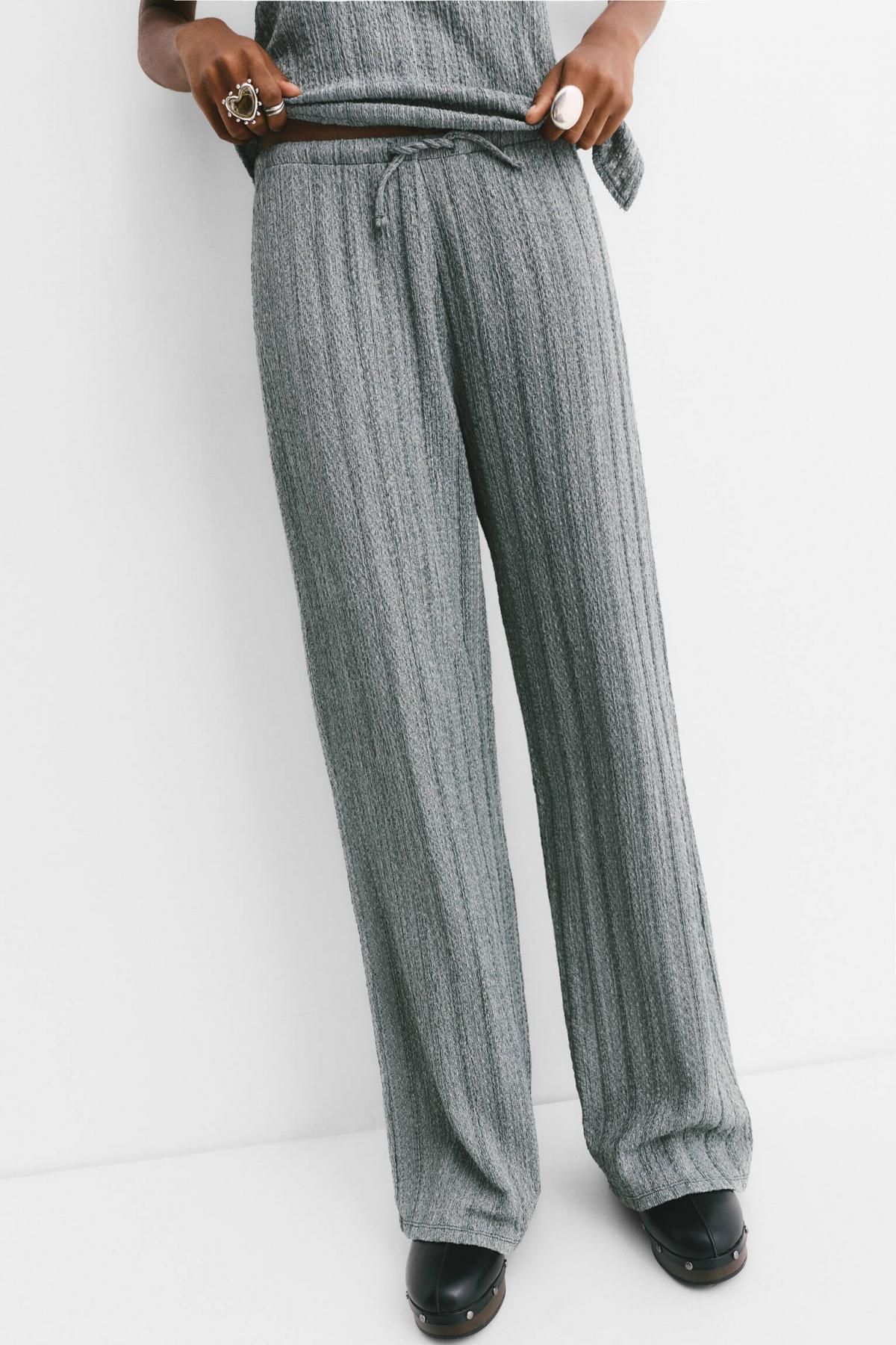 풀앤베어 스트라이프 크레이프 와이드 팬츠 7674/329 PALE GREY - 상품 이미지