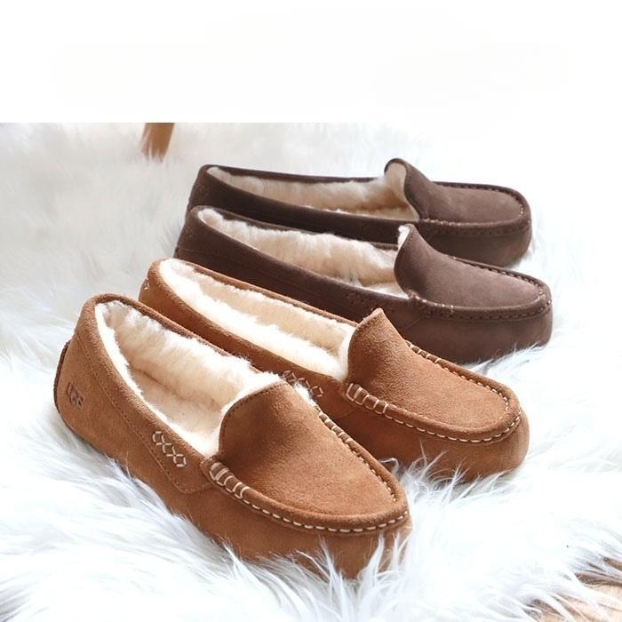 UGG 앤슬리 모카신 여성 방한 슬리퍼 겨울용 캐주얼화 퍼슈즈 106878 - 상품 이미지