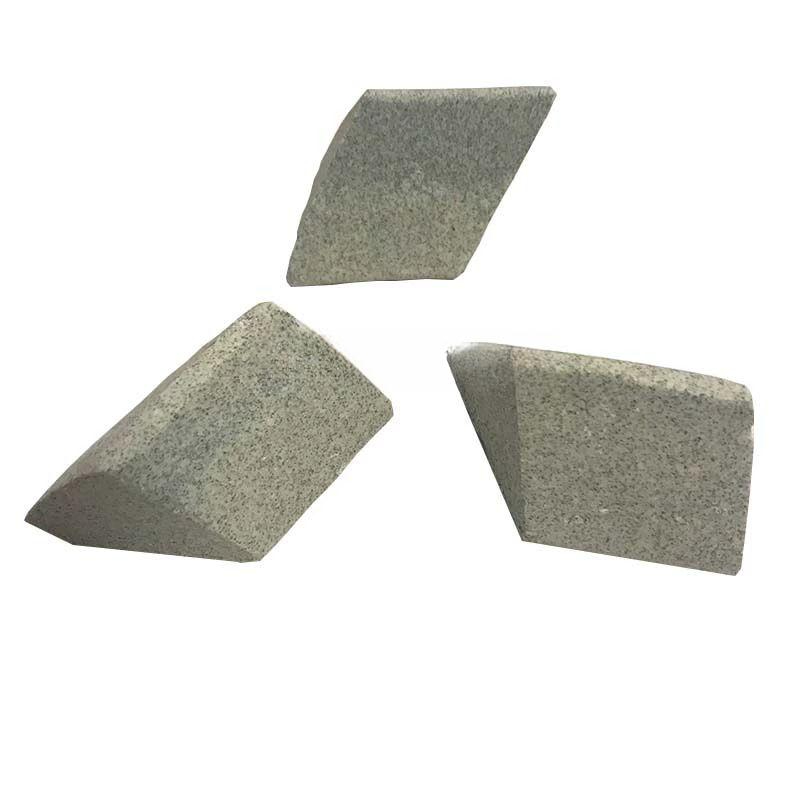 녹제거 바렐 연마석 사선연마재 다듬기 광택 작업용 30x30mm 삼각 25kg 내마모형 - 상품 이미지