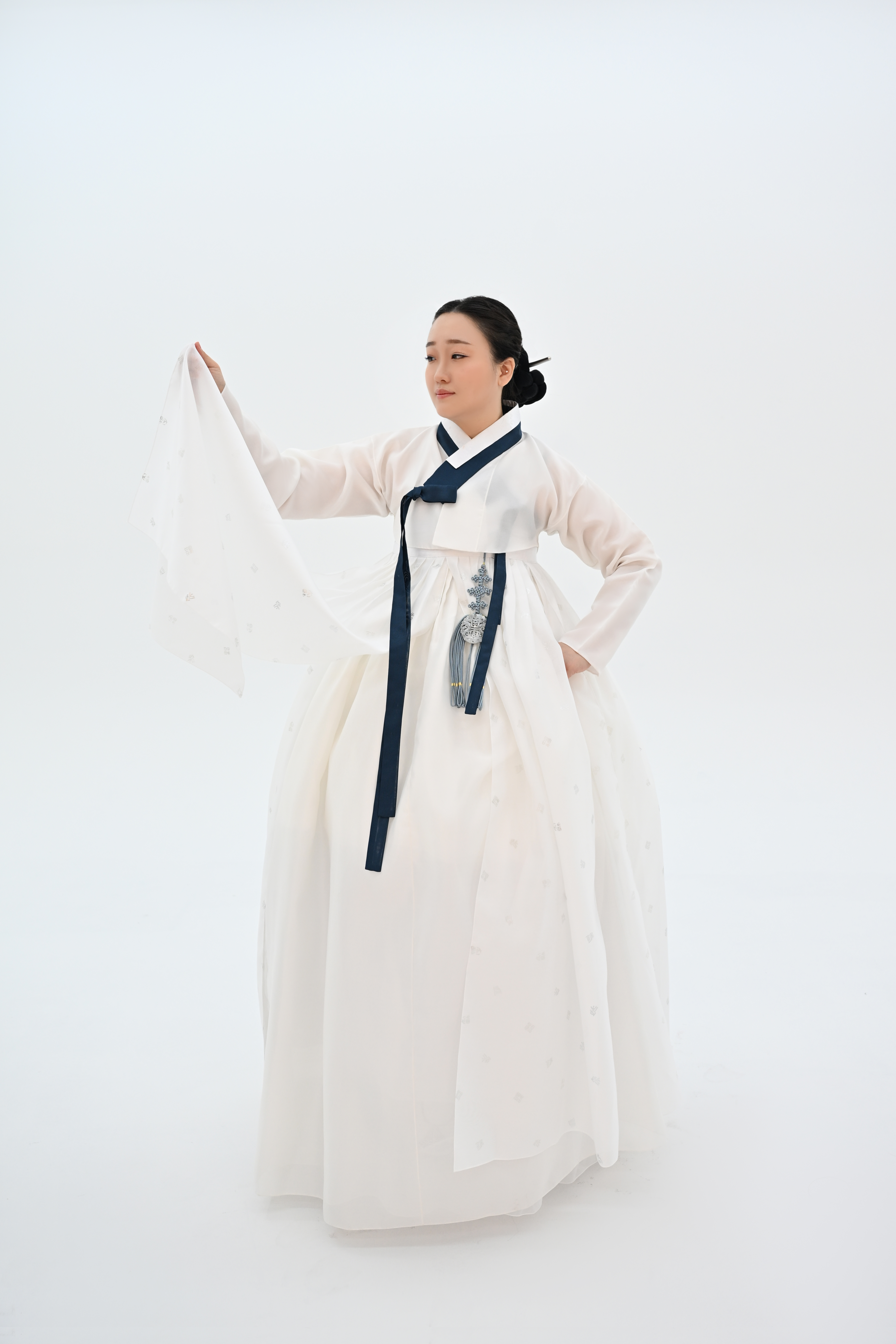 [맞춤구매] 은박 지백색 갈래치마 혼주 하객 웨딩 결혼 신부 공연 (혜여한복) - 상품 이미지