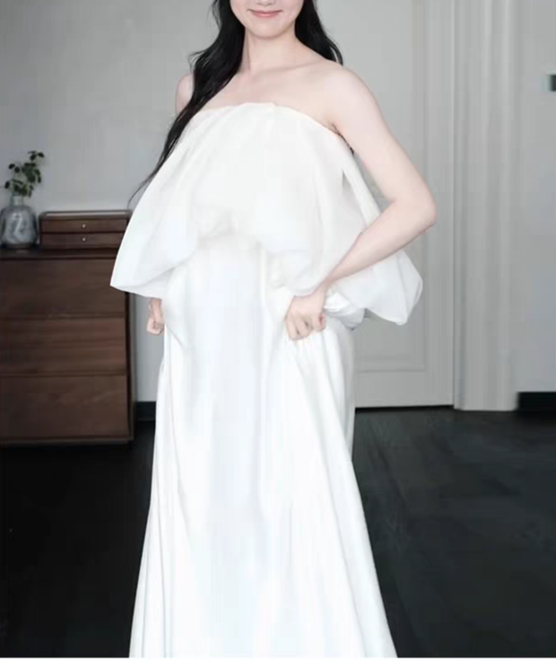 미니멀 셀프웨딩 드레스 심플 튜브탑 오간자 레이어드 고급스러운 스냅촬영 리마인드 신부드레스 - 메인 이미지