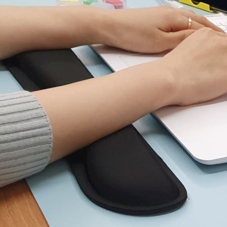 키보드받침대 손목받침대 컴퓨터팜레스트 책상패드