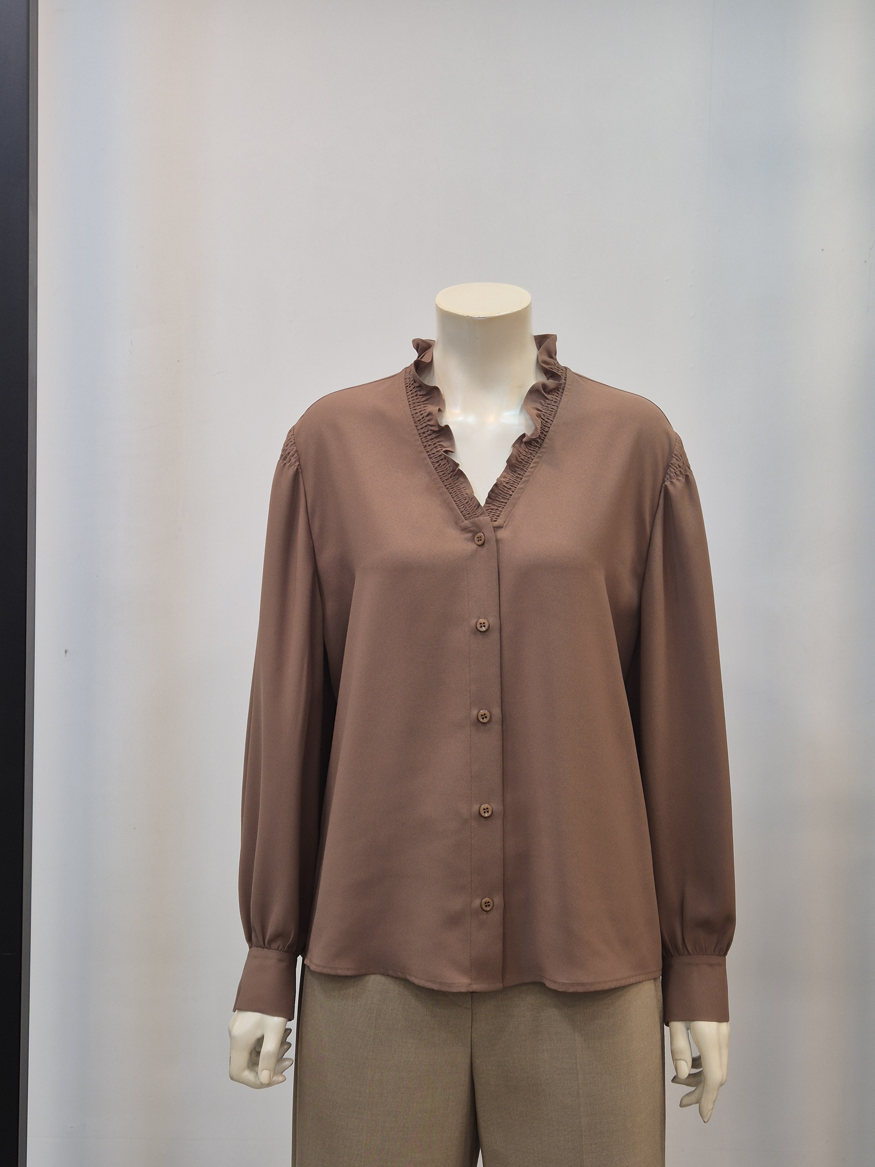 쉬즈미스 프릴 브이넥 가을 블라우스 P332050