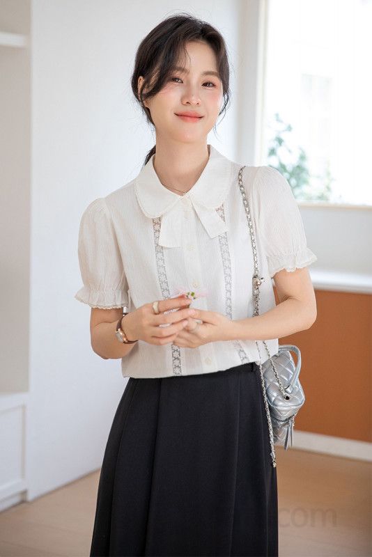 여성 레이스 스티칭 반팔 셔츠 여름 출퇴근용 화이트블라우스 인형 칼라 스타일 시원한 착용감 데일리룩 로맨틱한 분위기 - 상세 이미지 5