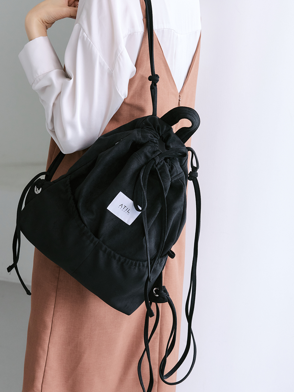 [ATIL STUDIO] 스웨이드 데일리 스트링 백팩_[블랙] 이미지 6