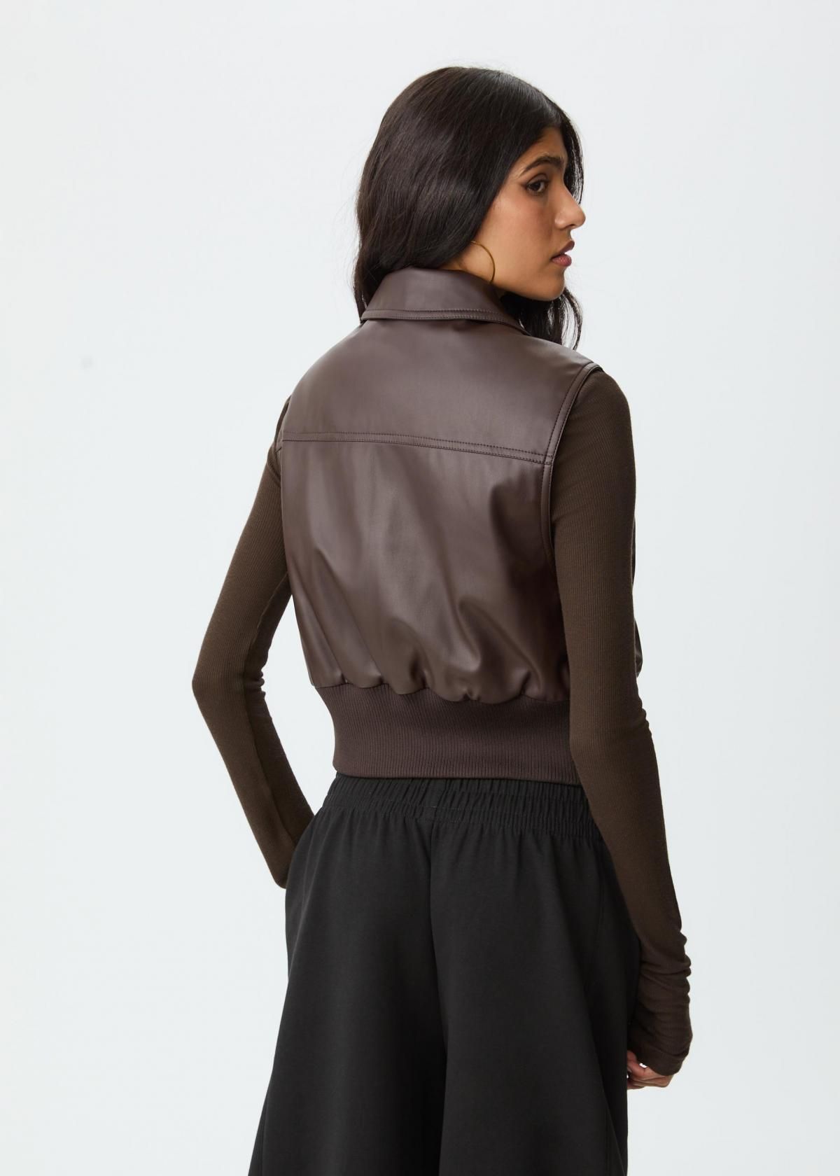 스트라디바리우스 레더 효과 테크니컬 집업 베스트 8455/700 BROWN - 상세 이미지 2