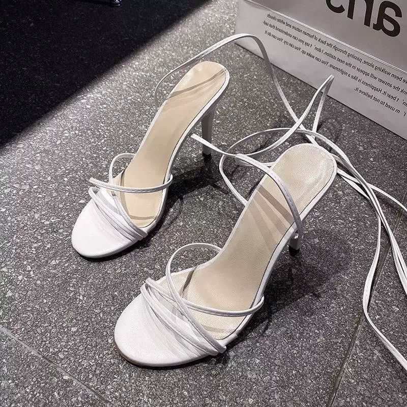 글래디샌들 다리끈 샌들힐 꼬임 글래디 세련된 신발 블랙 굽높이 7cm 35 - 상세 이미지 2