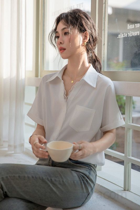 여성 여름 레이스 블라우스 반팔 V넥 셔츠 시원한 착용감 출퇴근 데일리 스타일 얇은 디자인 화이트 색상 - 상세 이미지 5