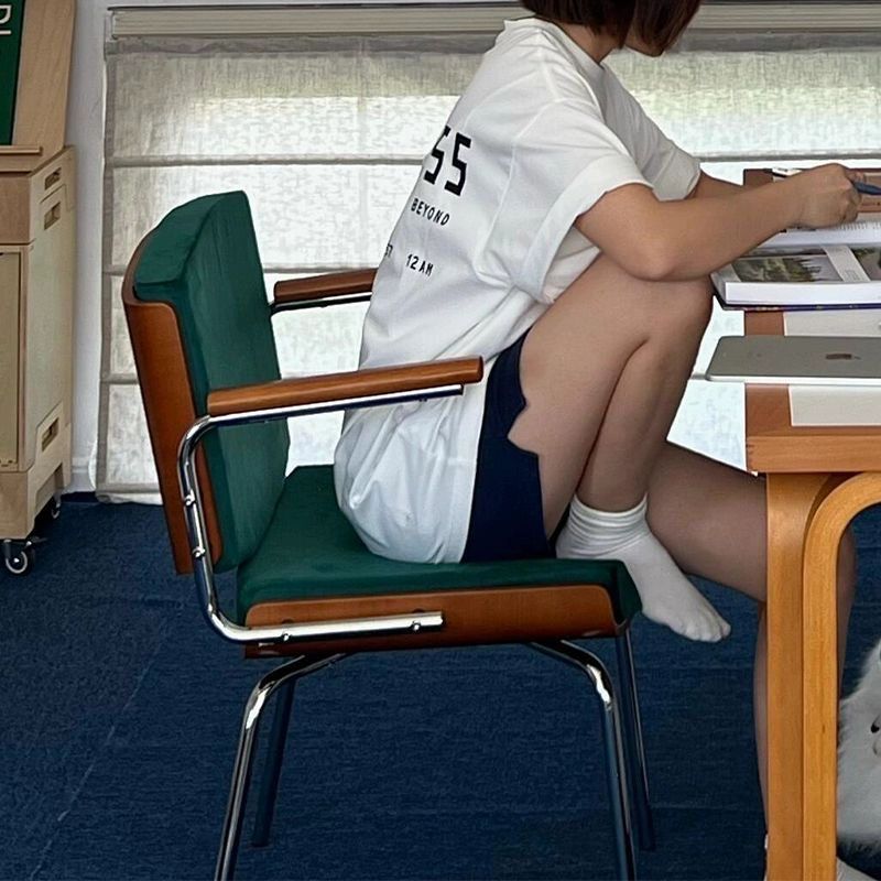 빈티지 카페 의자 식당 사출 스택 등받이 철제 쇼파 그린-벨벳FAS실목팔걸이카본강다리 - 상세 이미지 5