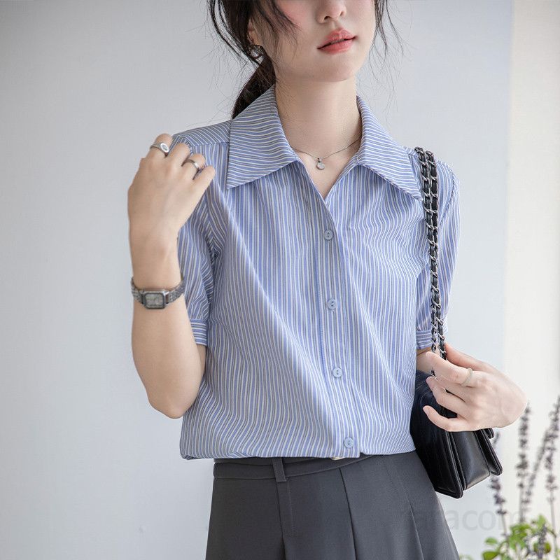 여성 여름 스트라이프 블라우스 프렌치 블루 반팔 셔츠 시원한 착용감 출퇴근 면접용 데일리 고급스러운 디자인 다재다능한 스타일 - 상품 이미지