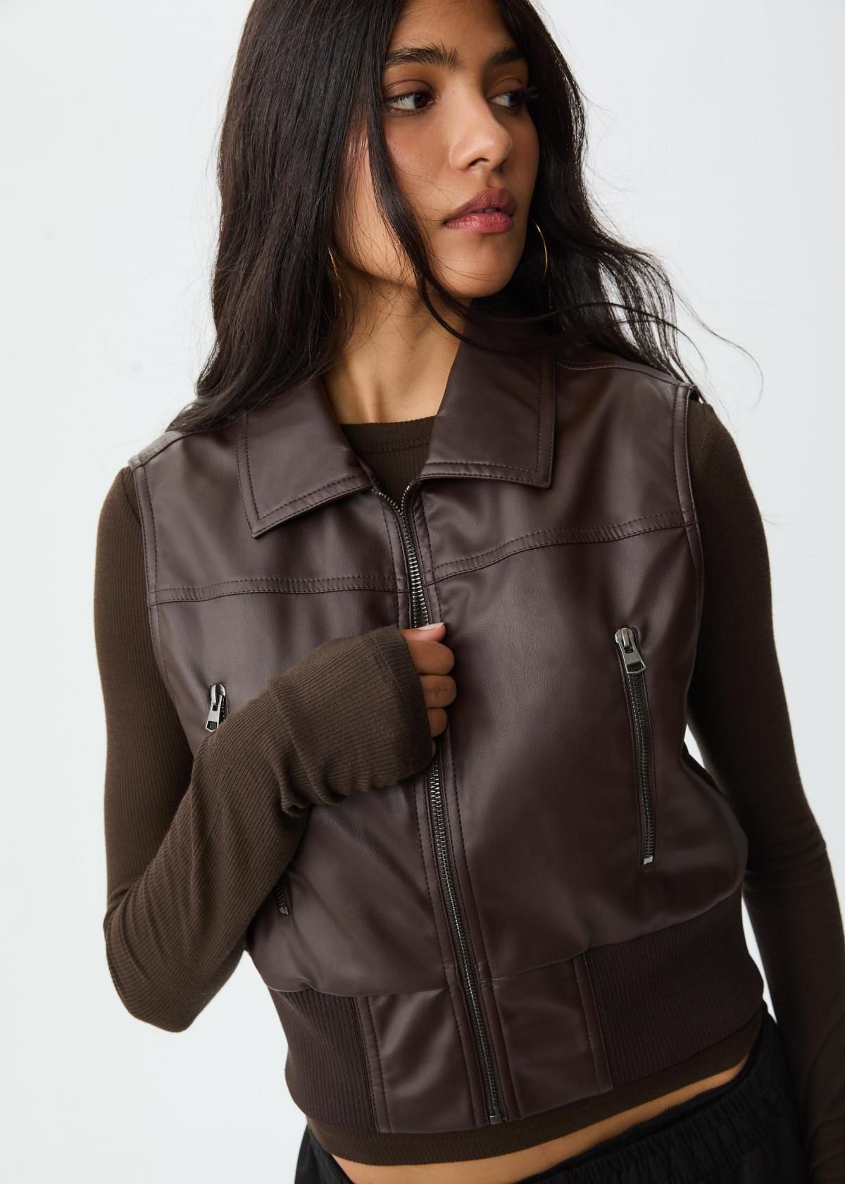 스트라디바리우스 레더 효과 테크니컬 집업 베스트 8455/700 BROWN - 상세 이미지 4