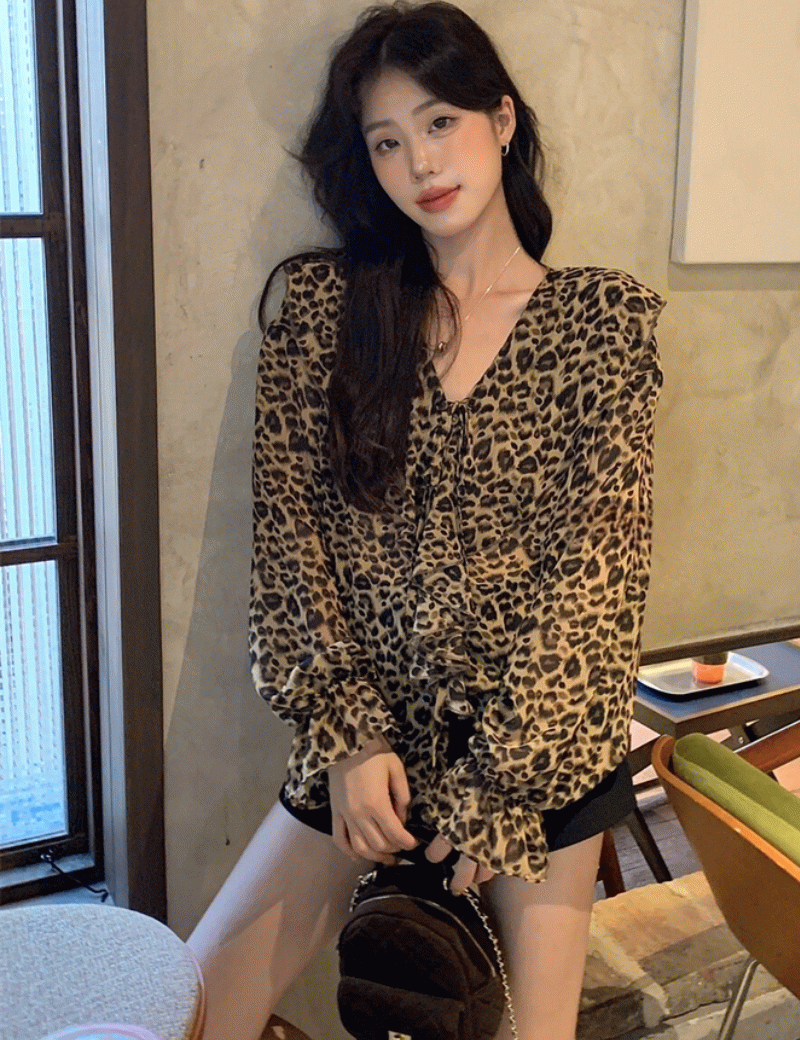 무드 오브 와일드 셔링 레오파드 블라우스 - 메인 이미지
