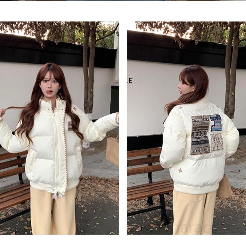 여성 자수 디테일 퍼퍼 패딩 재킷 가벼운 착용감의 트렌디한 디자인 데일리 패션 겨울용 따뜻한 스타일링 가능한 캐주얼룩 - 상세 이미지 3