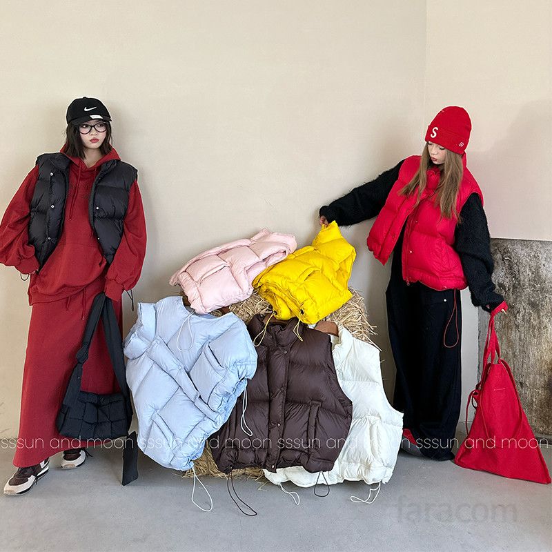 여성 캔디 컬러 숏 패딩 베스트 루즈핏 경량 아웃도어 조끼 스탠드 칼라 코튼 코트 스타일 트렌디한 데일리룩 - 상세 이미지 3