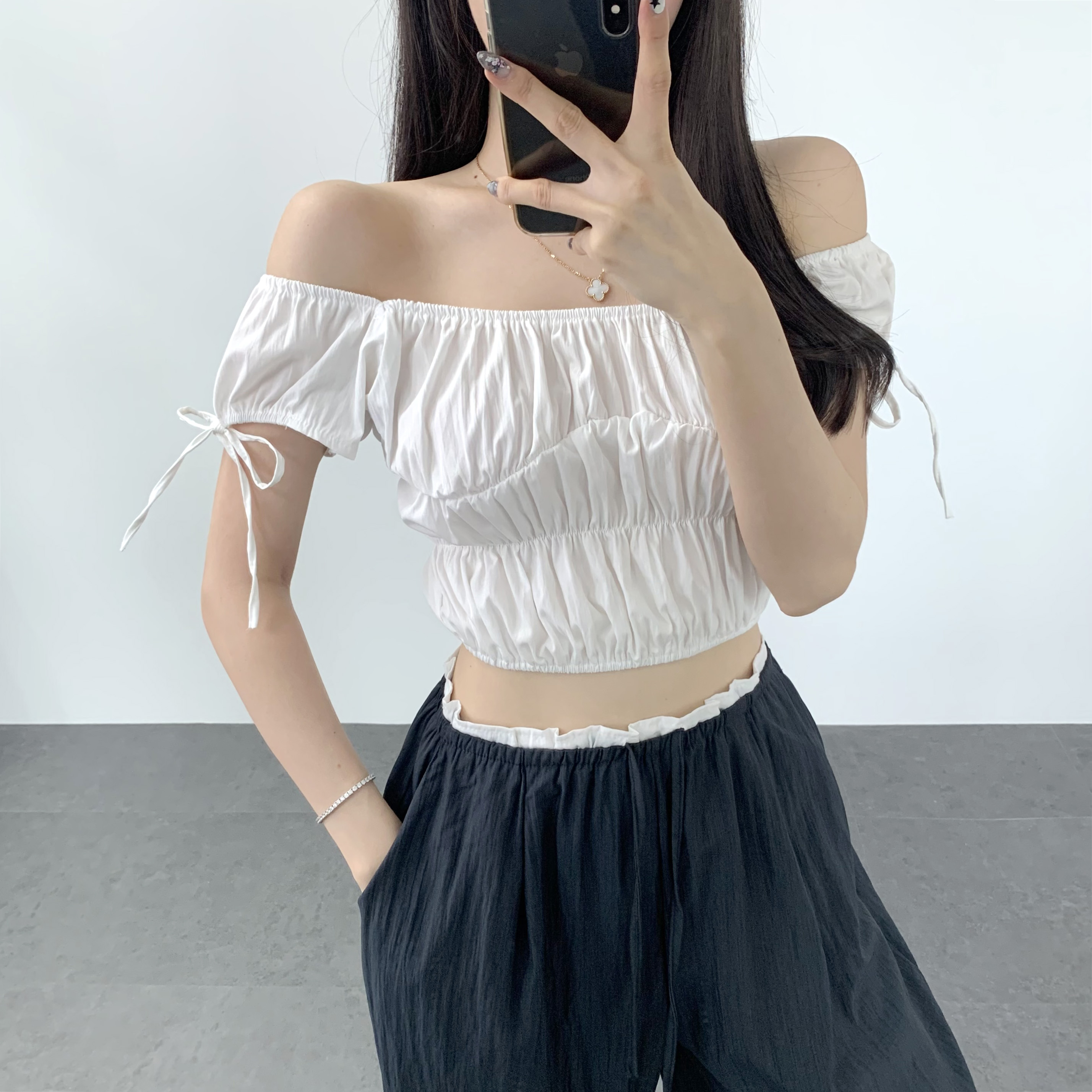 오프숄더 흰색 블라우스 크롭블라우스 - 상세 이미지 2