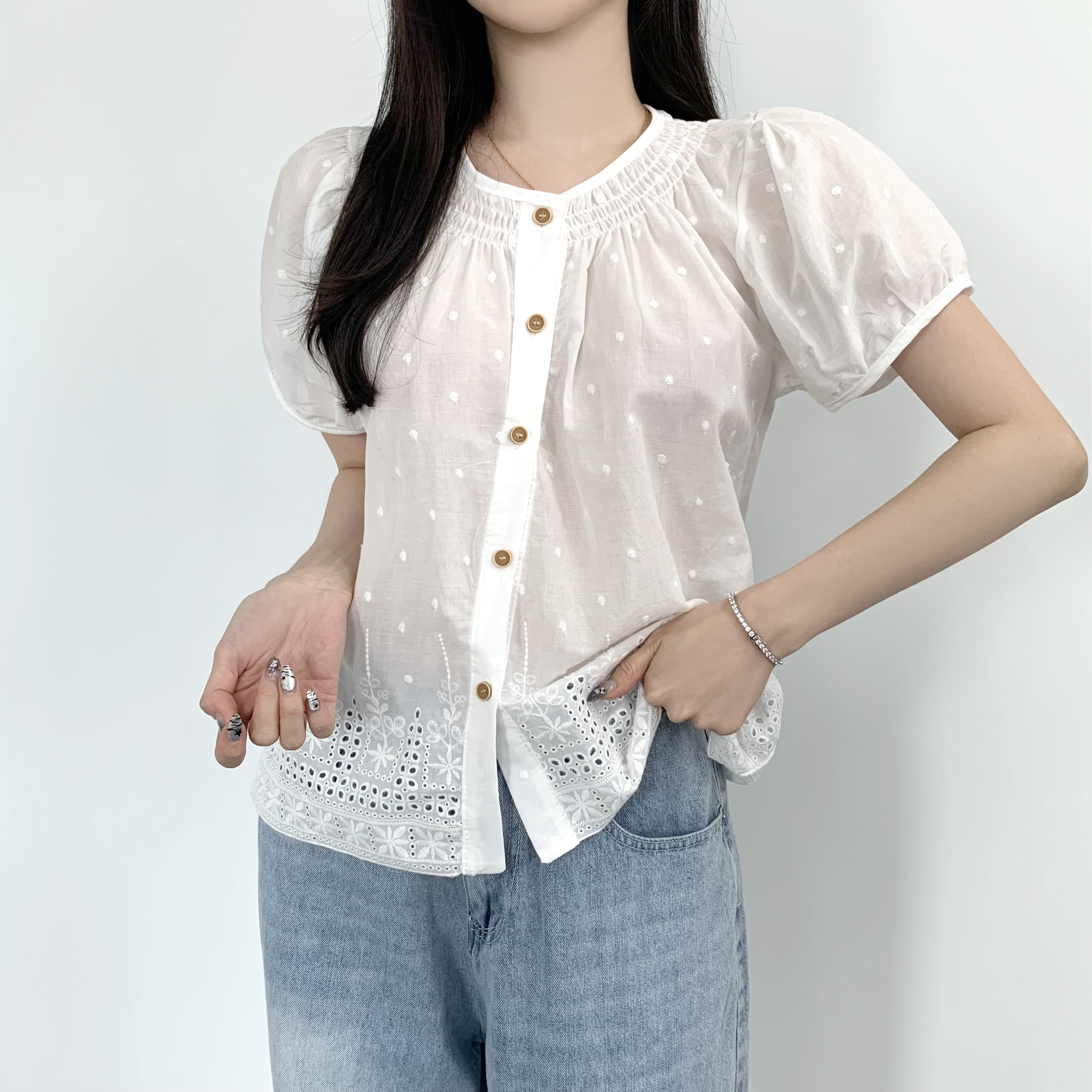 시스루 펀칭블라우스 아일렛블라우스 - 상세 이미지 4