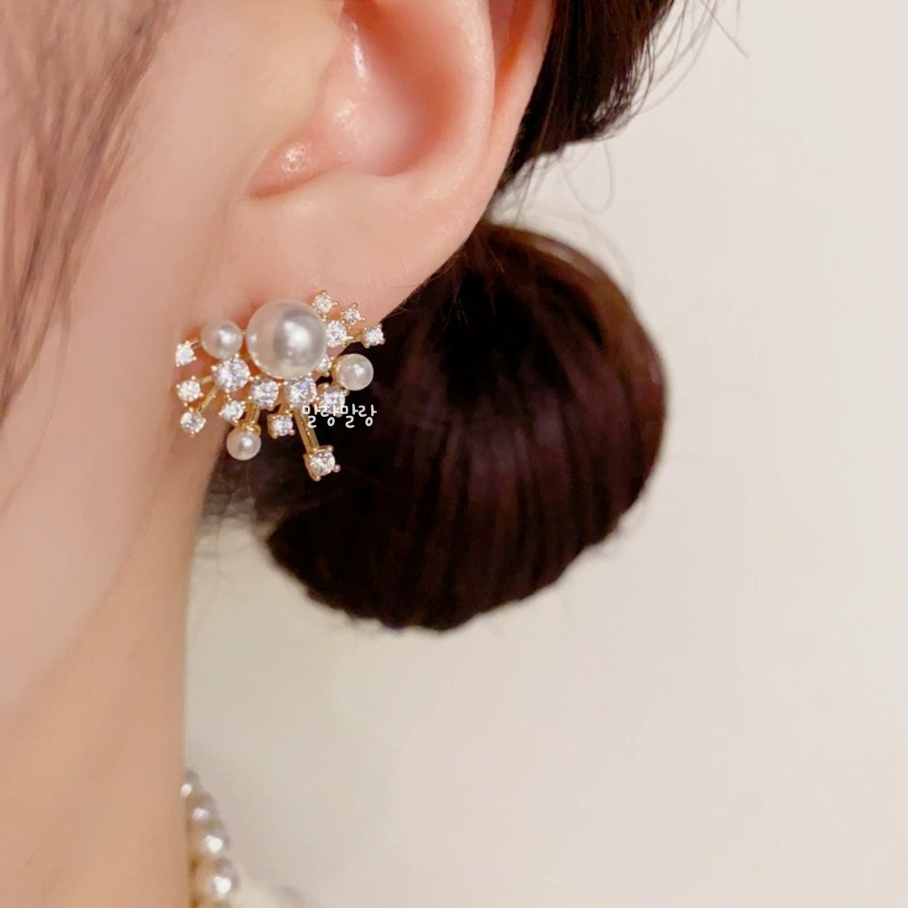 우아한 진주 큐빅 파티귀걸이 14K 여성스러운 반짝 포인트 이어링 - 상세 이미지 2