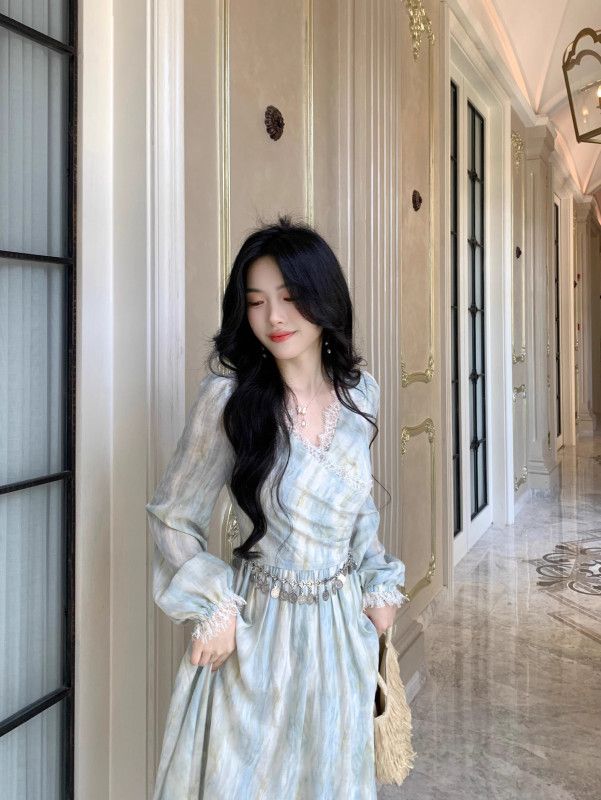 여성 브이넥 긴팔원피스 가을 신상 타이다이 레이스 스플라이싱 로맨틱한 스타일 데일리룩 A라인 디자인 편안한 착용감 초가을 패션 - 상세 이미지 3