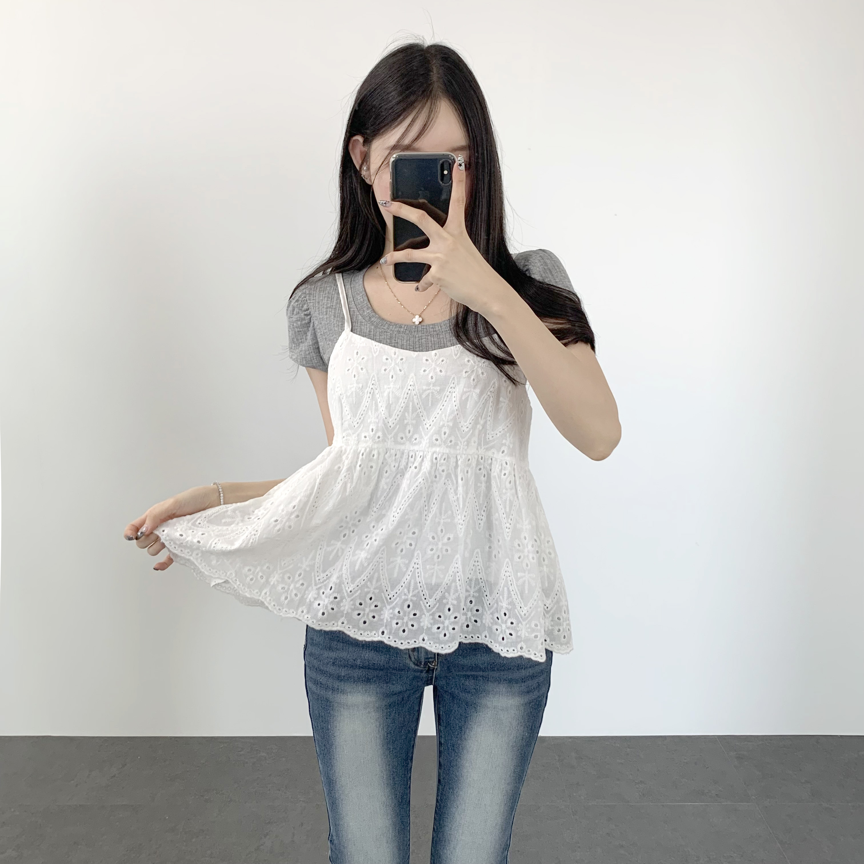 뷔스티에 조끼 블라우스 펀칭 나시 - 상품 이미지