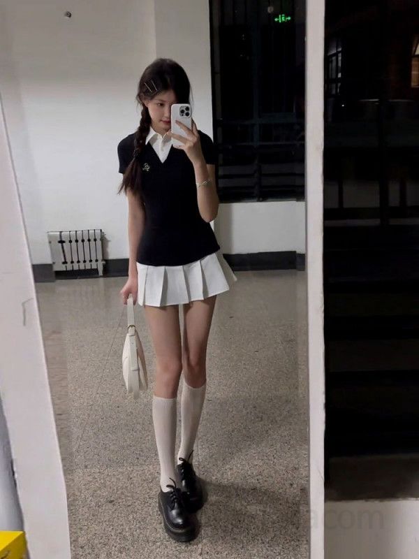 플리츠 슬림 원피스 여름 데일리 여성 스타일 쁘띠 드레스 시원한 착용감 대학생룩 외출용 트렌디한 디자인 - 상세 이미지 3