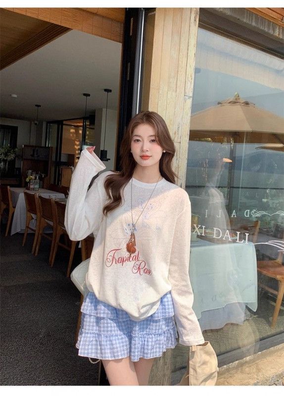 여성 꽃무늬 긴팔 블라우스 여름 가을 시크한 스타일 선 보호 탑 레이어드 가능한 라운드티셔츠 디자인 - 상세 이미지 3