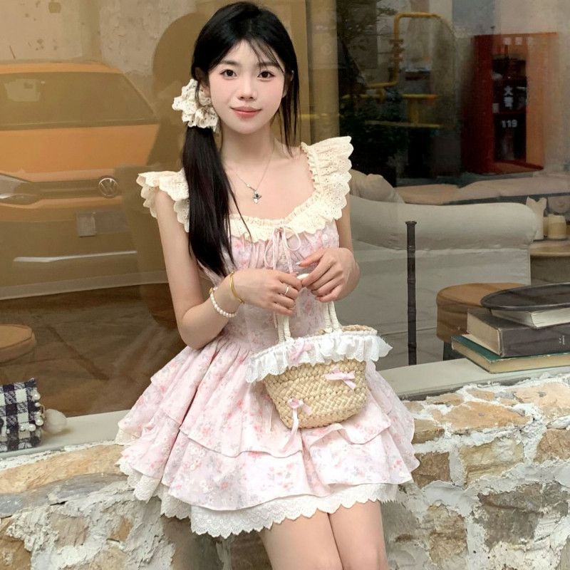 스퀘어넥 플라워 미니드레스 허리 슬림핏 여름 파티룩 플라잉 슬리브 부드러운 착용감 데일리 스타일링 가능한 여성 원피스 - 상품 이미지