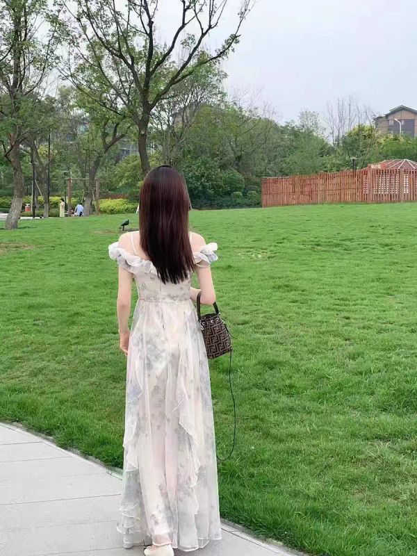 서스펜더 롱 스커트 여성 여름 비치 드레스 프렌치 스타일 우아한 휴양지룩 나시 원피스 시원한 분위기 해변 바캉스용 캐주얼 착용감 - 상세 이미지 2