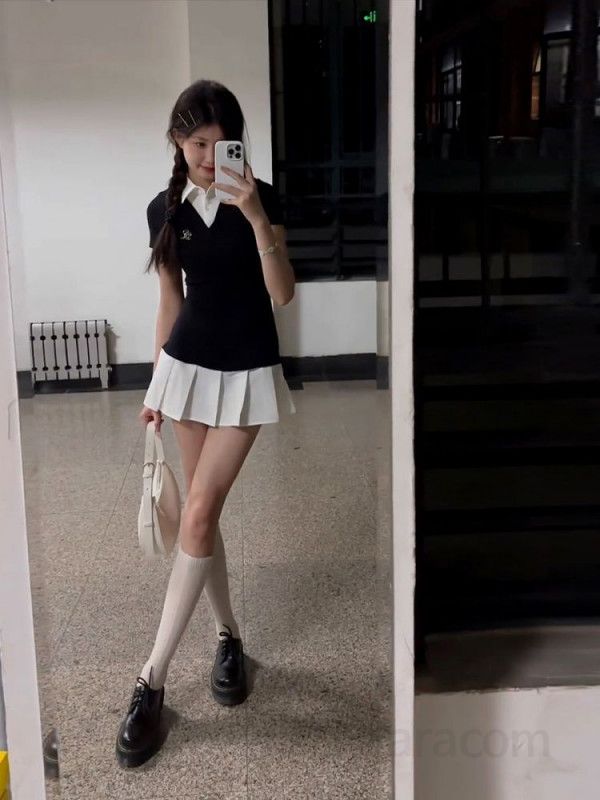 플리츠 슬림 원피스 여름 데일리 여성 스타일 쁘띠 드레스 시원한 착용감 대학생룩 외출용 트렌디한 디자인 - 상세 이미지 4