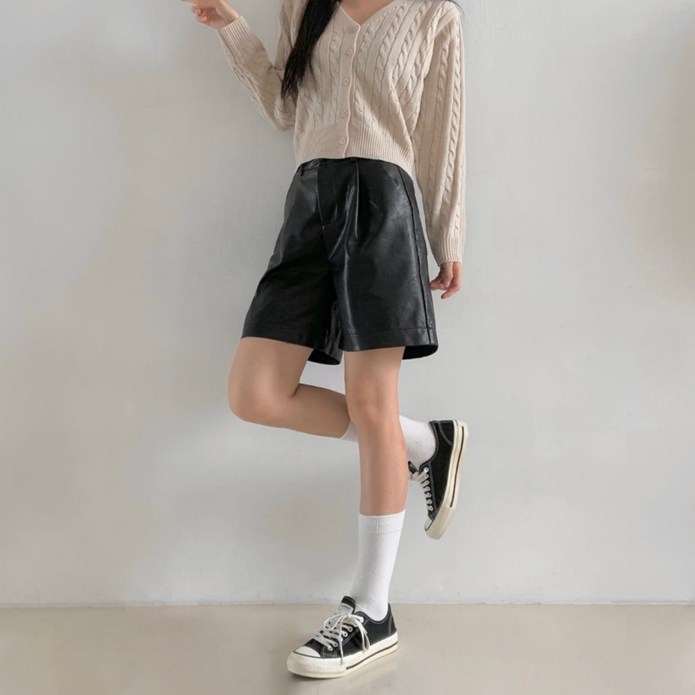 가죽반바지 핀턱 버뮤다 팬츠 4부 레더 겨울 반바지 이미지 8