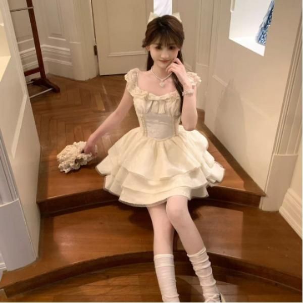 미니 프린세스 퍼피 스커트 여름 신상 스퀘어넥 슬림핏 원피스 파티드레스 스타일 여성스러운 첫사랑 느낌의 스몰 플라잉 슬리브 디자인 - 상품 이미지