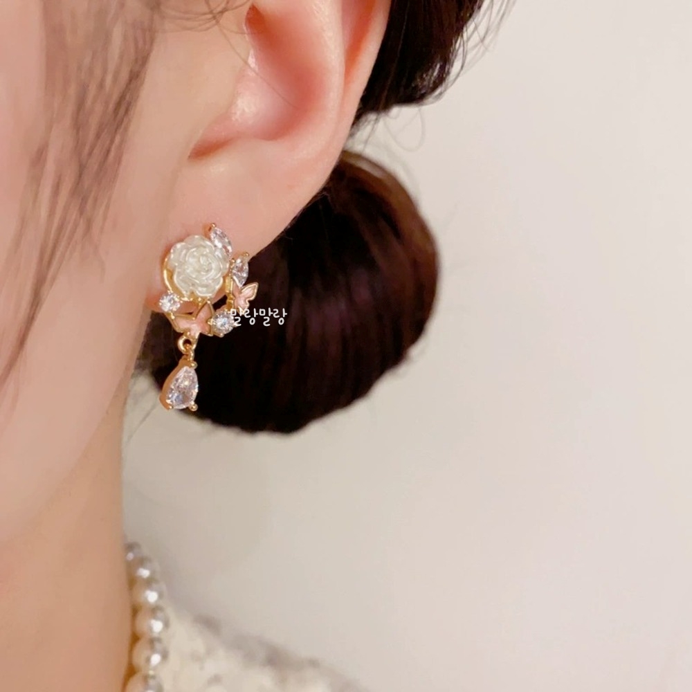 14K 화이트로즈 펜던트 나비포인트 큐빅 물방울 드롭귀걸이 - 상세 이미지 2