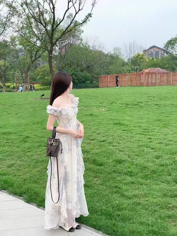서스펜더 롱 스커트 여성 여름 비치 드레스 프렌치 스타일 우아한 휴양지룩 나시 원피스 시원한 분위기 해변 바캉스용 캐주얼 착용감 - 상세 이미지 4