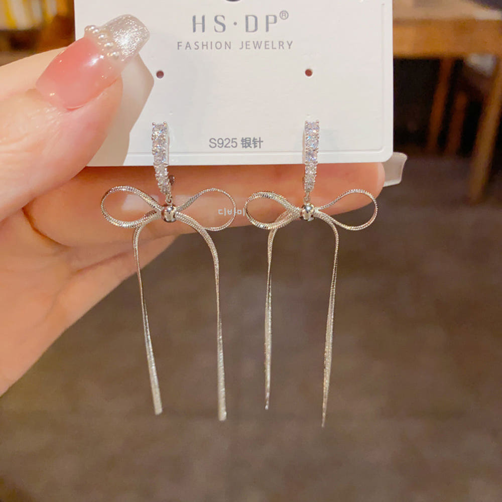 롱 체인 14K 리본귀걸이 러블리 큐빅 메탈 드롭 이어링 - 상세 이미지 2