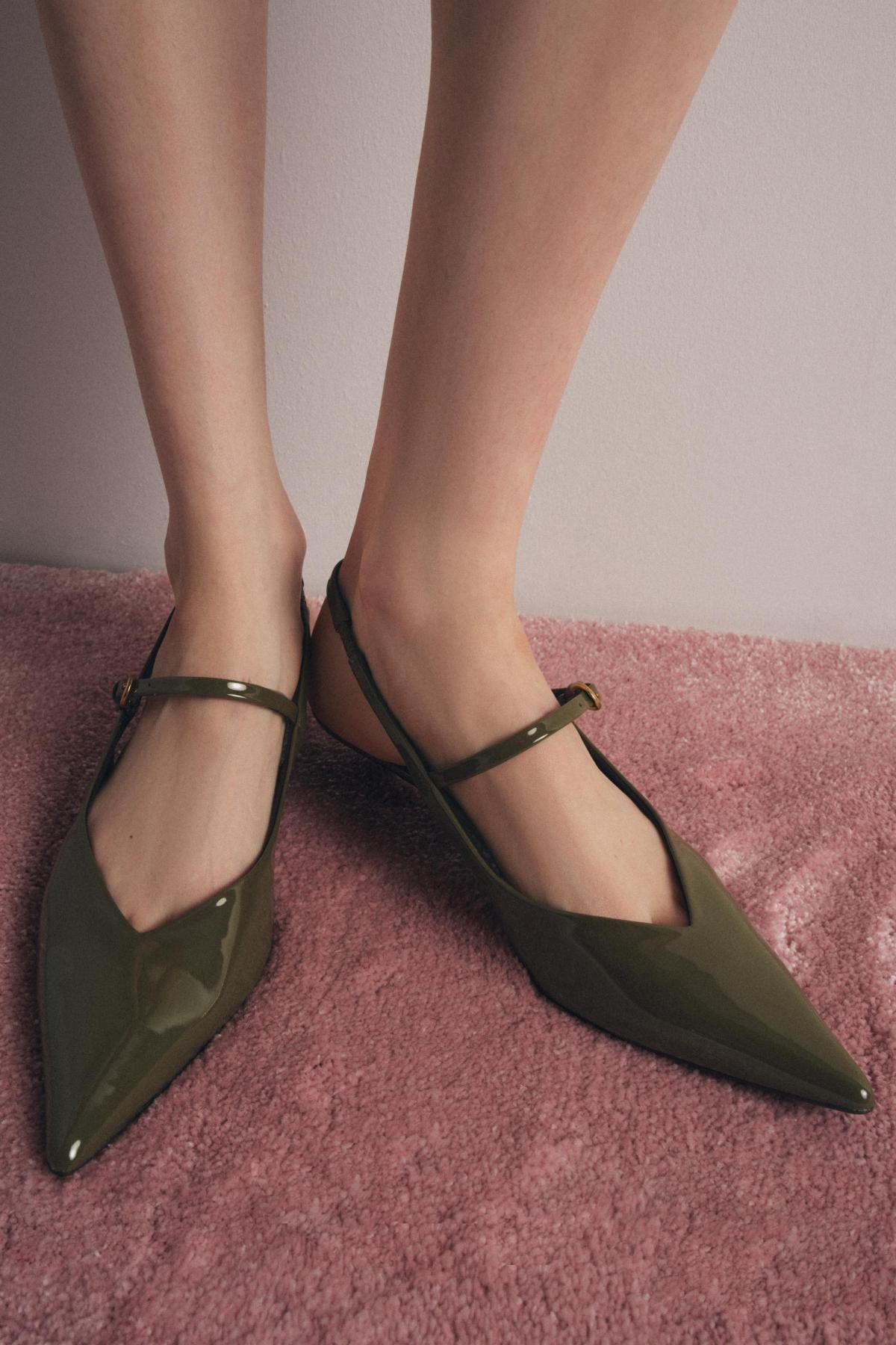 자라 미니멀 버클 스트랩 스틸레토 슬링백 힐 슈즈 1220/610 KHAKI GREEN - 상세 이미지 2