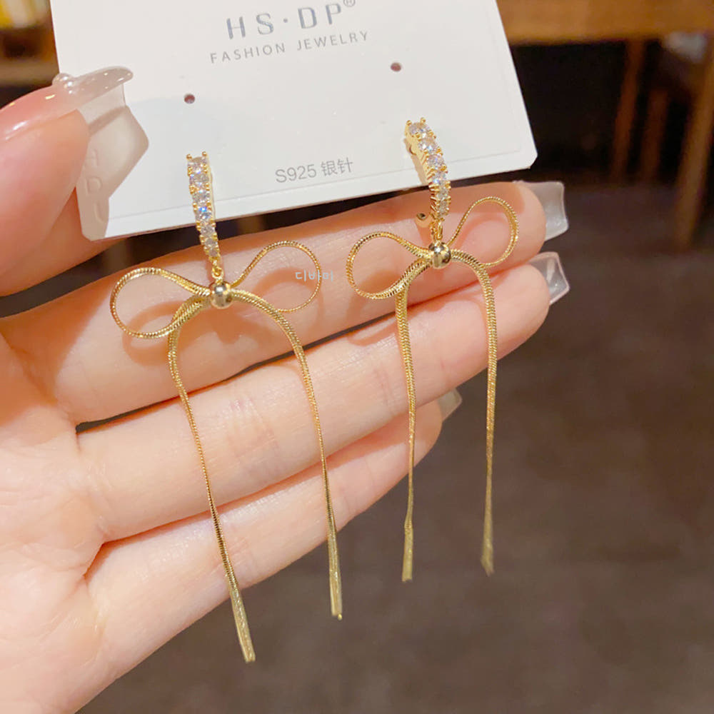 롱 체인 14K 리본귀걸이 러블리 큐빅 메탈 드롭 이어링 - 상품 이미지