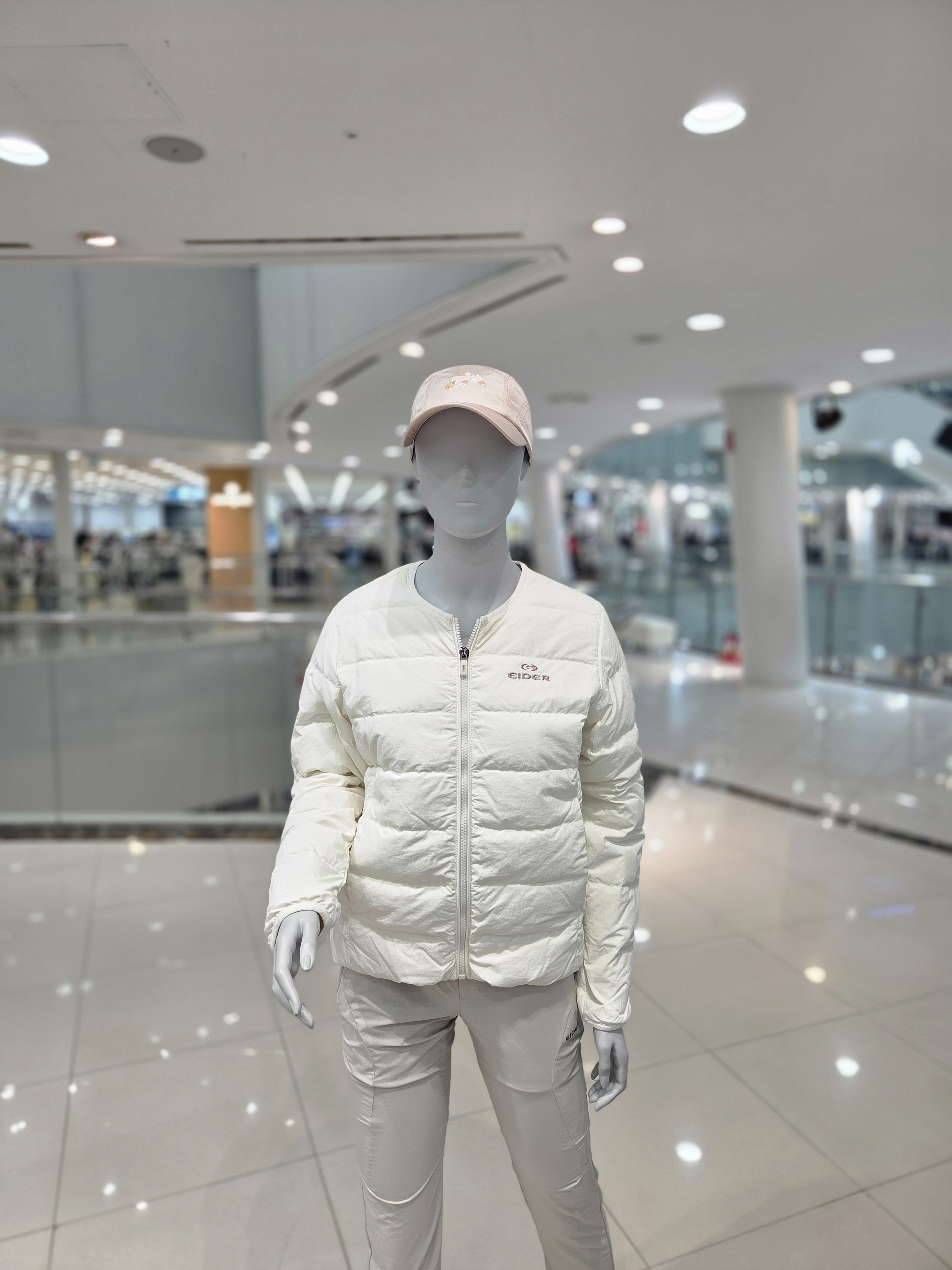 아이더 여성 슬림 퀼팅 다운 자켓 베이직 U넥 경량 패딩 캐주얼 아우터 WW25582