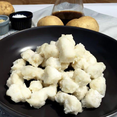농업회사법인 내추럴쿡 국산 생감자로 만든 전통감자옹심이1kg/비건인증받은 채식푸드 생감자로 만든 옹심이