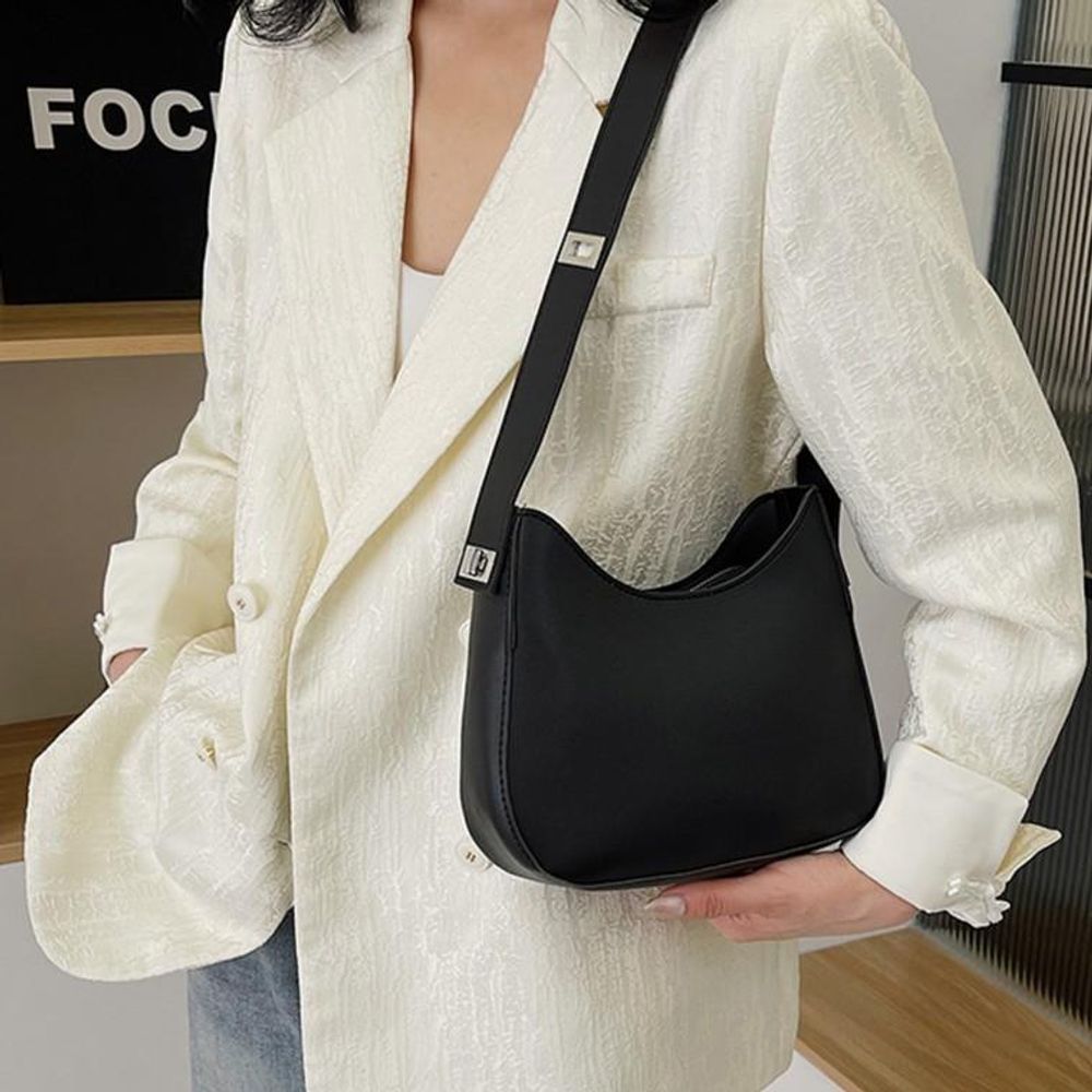 턴락데일리숄더백 숄더백 크로스백 캐주얼 페미닌 블랙 - 메인 이미지