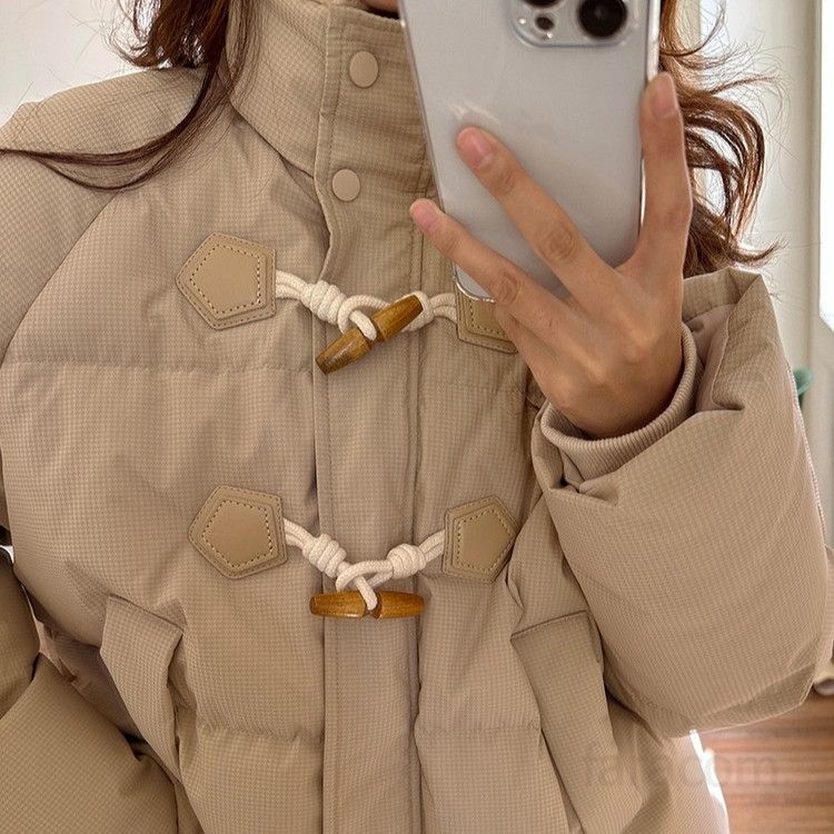 여성 숏패딩 경량 다운 코튼 코트 겨울철 따뜻한 뿔단추 캐주얼 루즈핏 데일리 아우터 스타일링 추천 - 상세 이미지 4