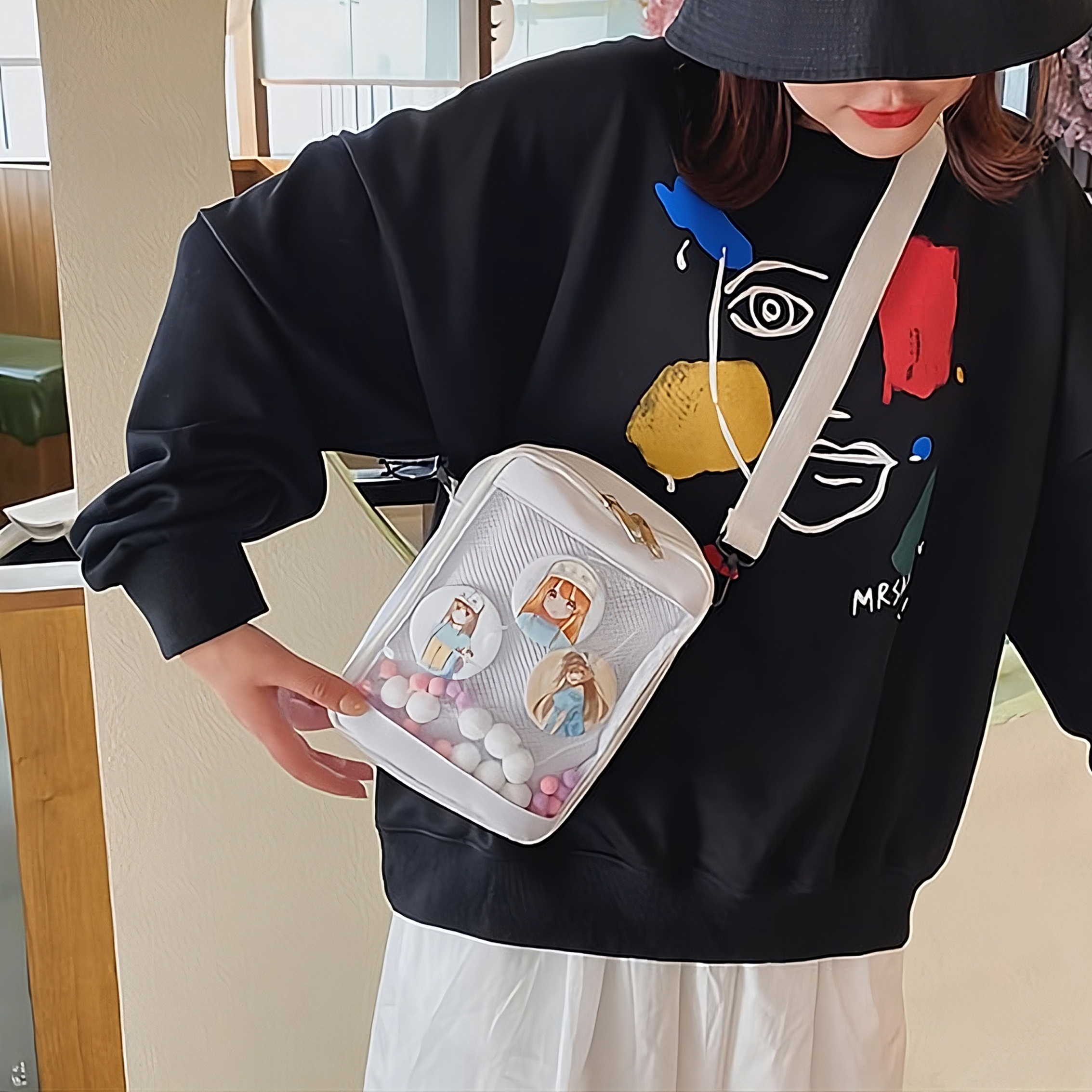 라떼라떼 미니 투명창 이타백 오타쿠가방 미니멀 솜인형가방 - 상품 이미지