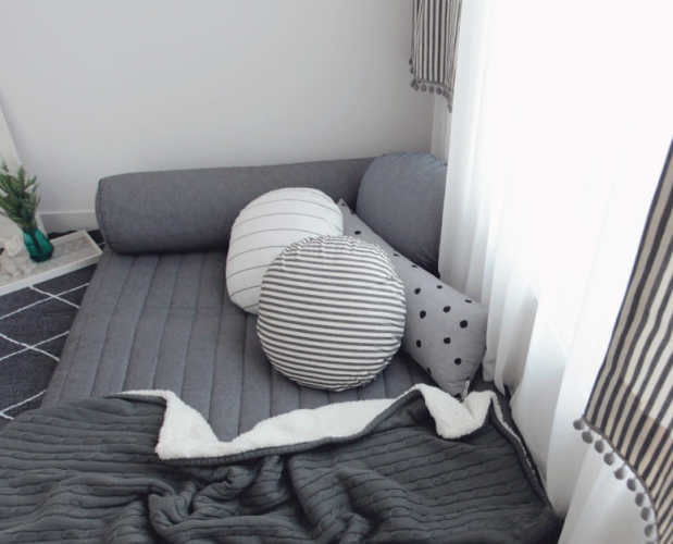 바이아미 스트라이프 원형 둥근 쿠션 맞춤 소파 등